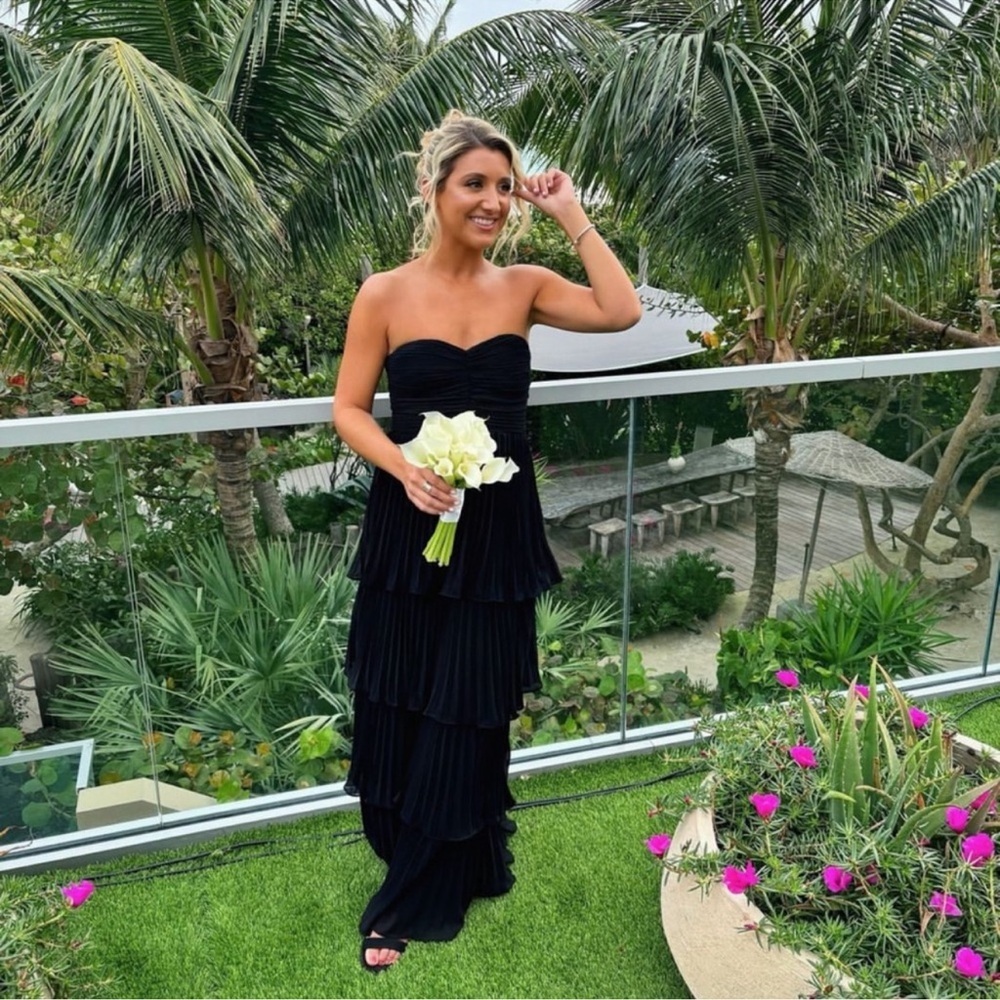 LULU'S Seriously Sensational Black
Strapless Tiered Maxi Dress